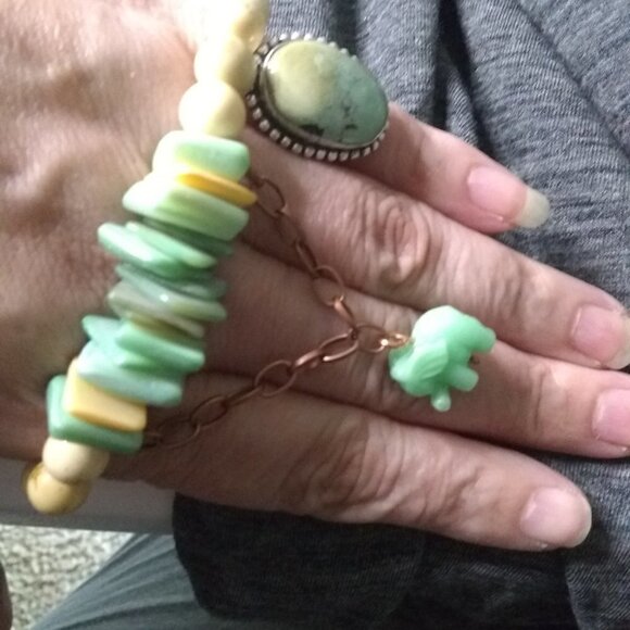 Love Elephants??? Petite Wrists! Yellow Howlite + Green Shells + Elephant Charm! - Picture 7 of 7